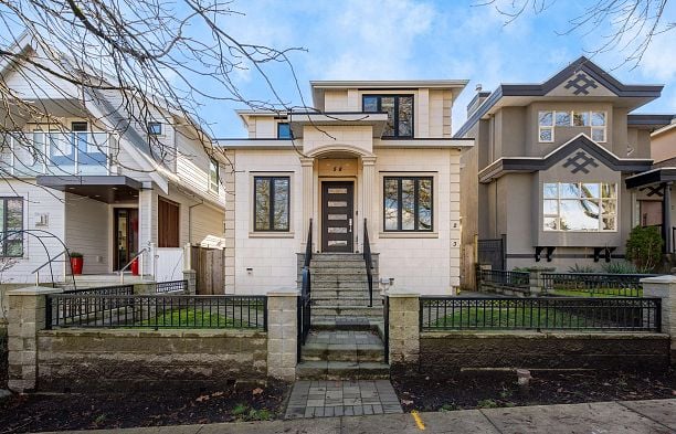 1 58 E 39th Avenue Main