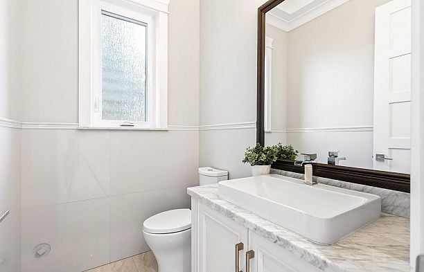 2989 W 32nd Avenue MacKenzie Heights