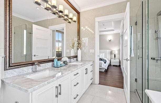 2989 W 32nd Avenue MacKenzie Heights