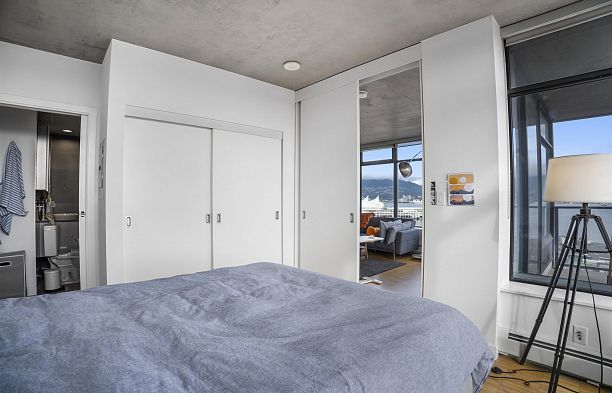 1401 108 W Cordova Street Downtown VW