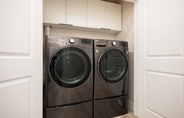 1 58 E 39th Avenue Main