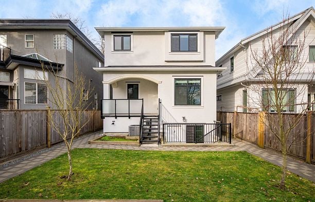 1 58 E 39th Avenue Main