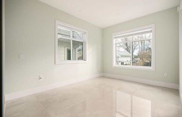 1 58 E 39th Avenue Main