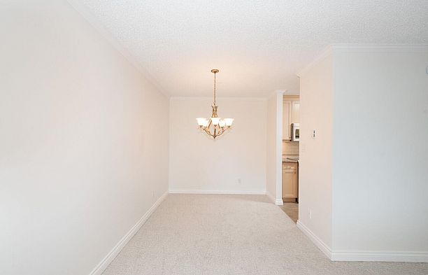 207 333 Wethersfield Drive South Cambie