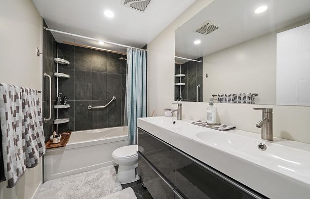 201 444 E 6th Avenue Mount Pleasant VE