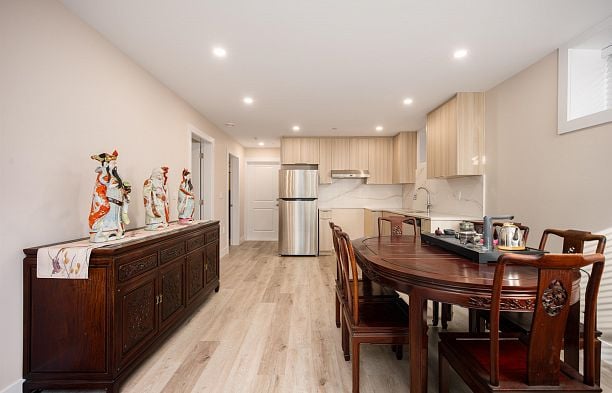 1 58 E 39th Avenue Main