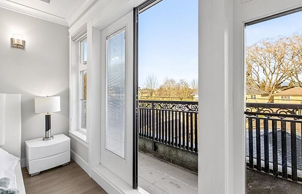 2989 W 32nd Avenue MacKenzie Heights