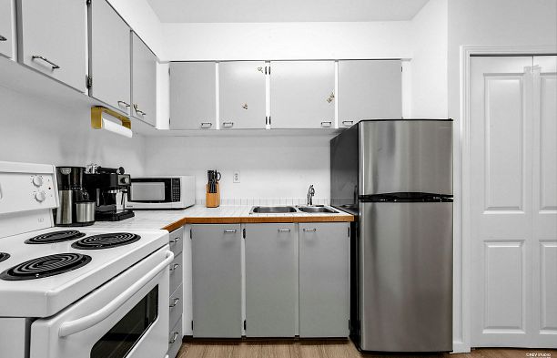 201 8680 Fremlin Street Marpole