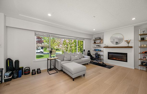 2566 Mcbain Avenue Quilchena