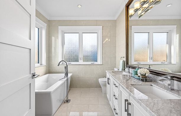 2989 W 32nd Avenue MacKenzie Heights