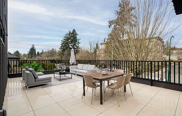 1 950 W 57th Avenue South Cambie