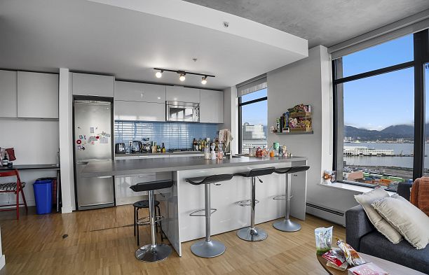 1401 108 W Cordova Street Downtown VW