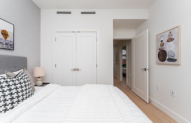 2 2837 Oliver Crescent Arbutus