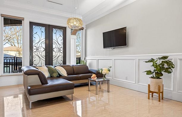 2989 W 32nd Avenue MacKenzie Heights