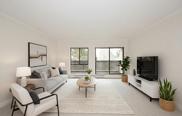 207 333 Wethersfield Drive South Cambie