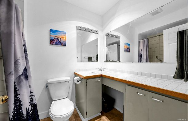 201 8680 Fremlin Street Marpole