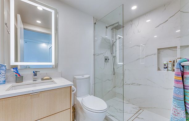 1001 588 Broughton Street Coal Harbour