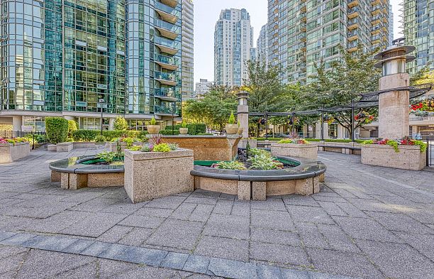 1001 588 Broughton Street Coal Harbour