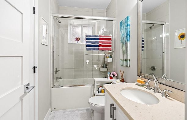 2989 W 32nd Avenue MacKenzie Heights