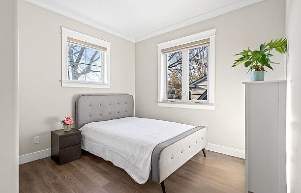 2989 W 32nd Avenue MacKenzie Heights