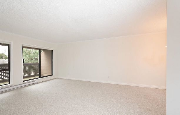 207 333 Wethersfield Drive South Cambie