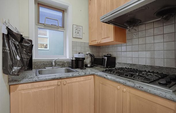 3263 W 38th Avenue Kerrisdale