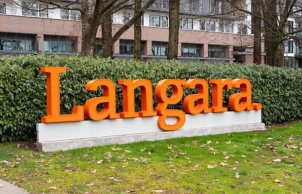 207 333 Wethersfield Drive South Cambie