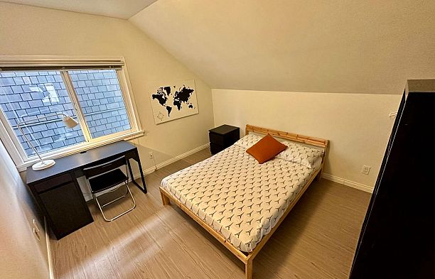 3093 W 29th Avenue MacKenzie Heights