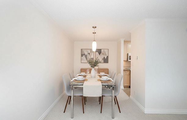 207 333 Wethersfield Drive South Cambie