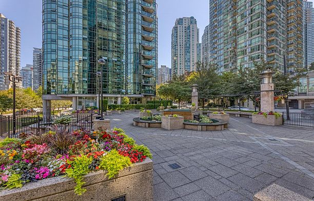 1001 588 Broughton Street Coal Harbour