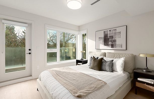 1 7 E 23rd Avenue Main