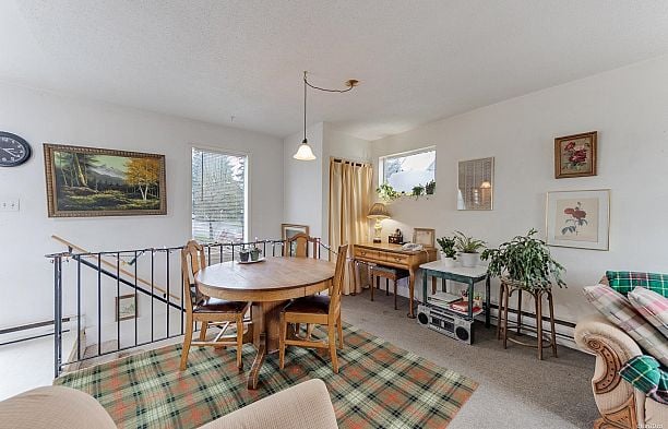 308 E King Edward Avenue Main