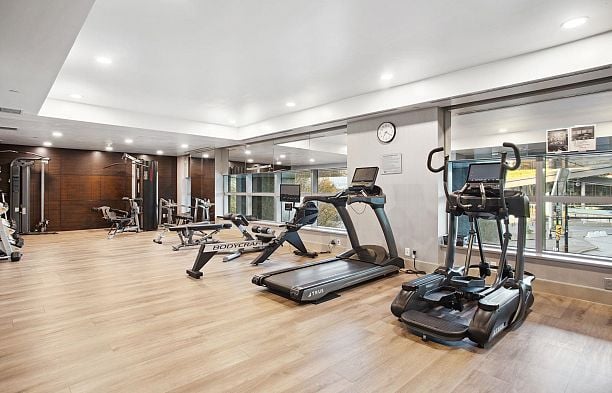 2201 277 Thurlow Street Coal Harbour