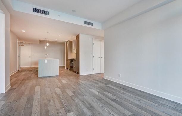 207 677 W 41ST AVENUE, Vancouver BC V5Z 3M4 Cambie