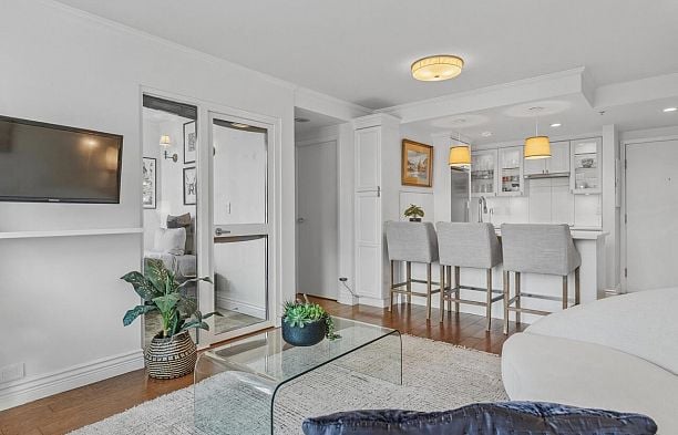 502 1331 W Georgia Street Coal Harbour