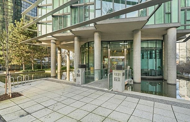 502 1331 W Georgia Street Coal Harbour