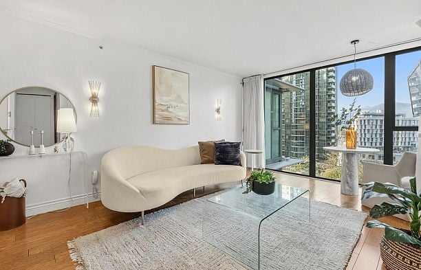 502 1331 W Georgia Street Coal Harbour