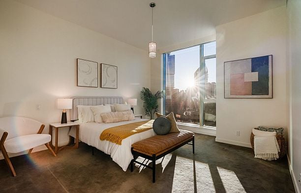 2201 277 Thurlow Street Coal Harbour