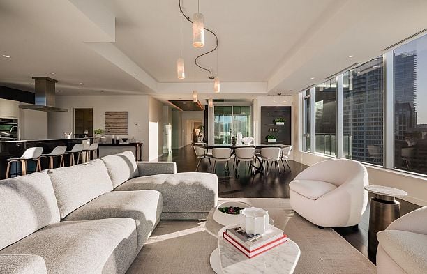 2201 277 Thurlow Street Coal Harbour