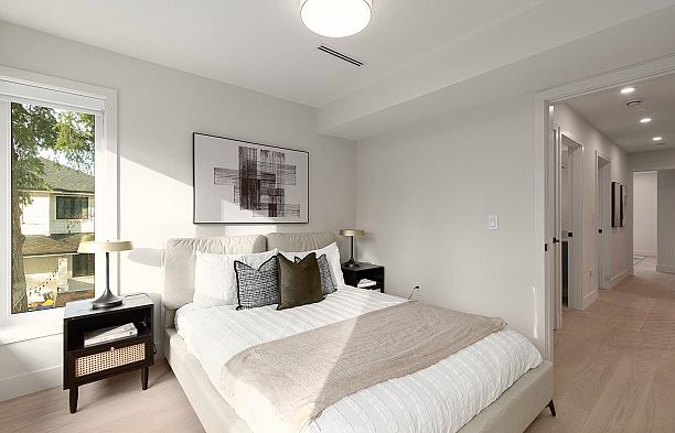 1 7 E 23rd Avenue Main