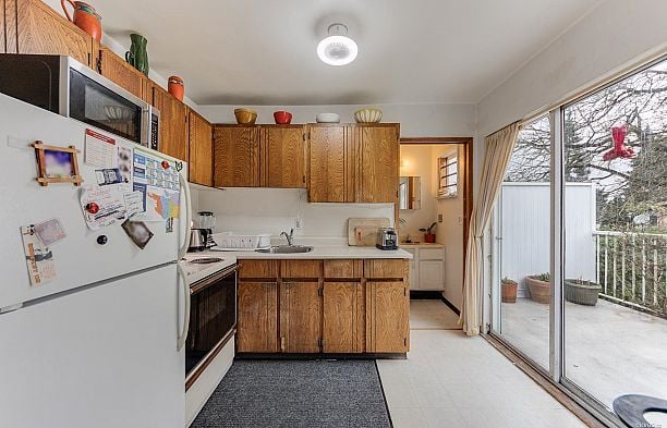 308 E King Edward Avenue Main