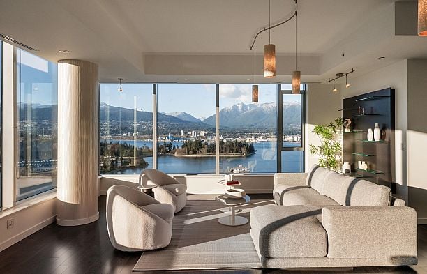 2201 277 Thurlow Street Coal Harbour