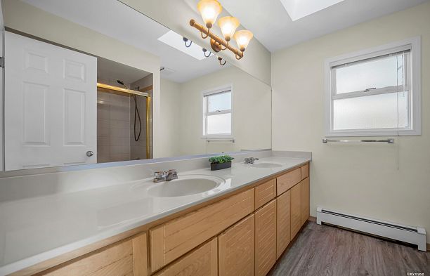 2445 W 19th Avenue Arbutus