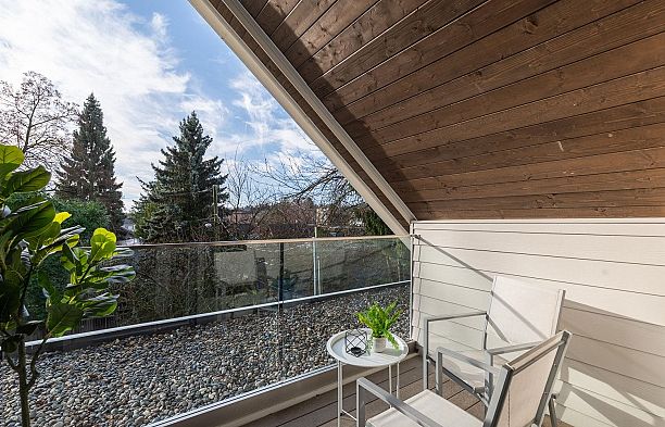 1 7 E 23rd Avenue Main