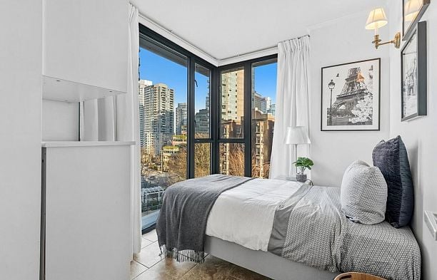 502 1331 W Georgia Street Coal Harbour