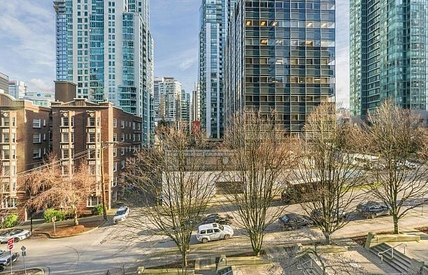 502 1331 W Georgia Street Coal Harbour