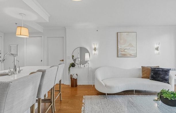 502 1331 W Georgia Street Coal Harbour