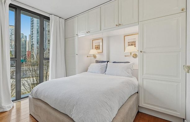 502 1331 W Georgia Street Coal Harbour