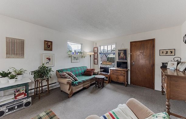 308 E King Edward Avenue Main