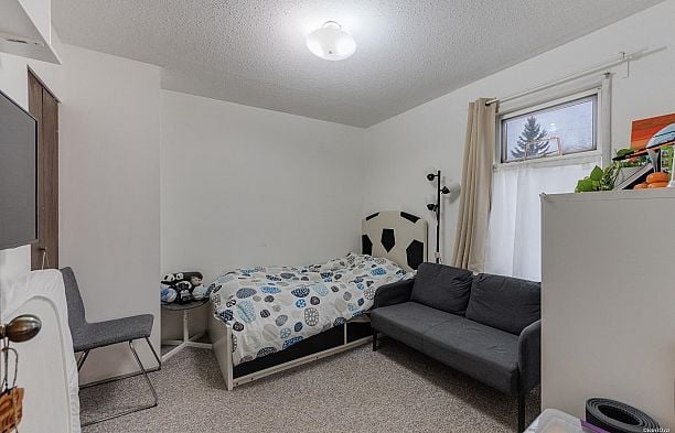 308 E King Edward Avenue Main